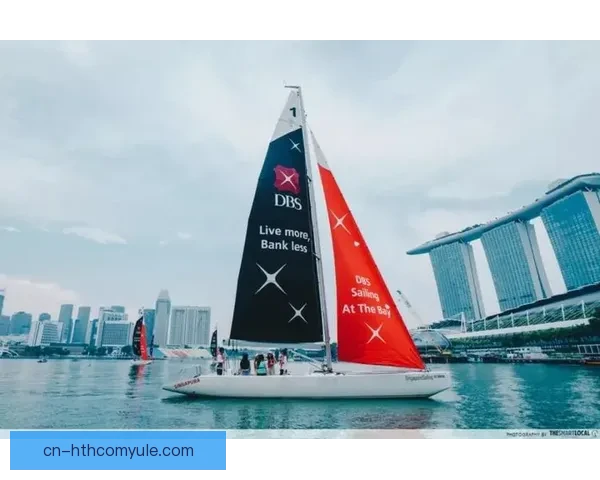 绕滨海湾水上游行 墨士廉：首次乘坐帆船感觉很棒